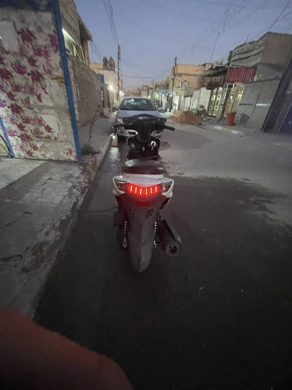 السلام عليكم دراجه سكنس لد للبيع دراجه ياباني خطين ستان حساس دراجه اي قص مابيها مكينه برغي ممفتوح تعال كلب وشوف جيب فيتر وياك إذا تريد الدراجه ٩٥٠وبيه مجال للشراي رقم الهاتف ***********اي استفسار موجود خاص و واتساب
