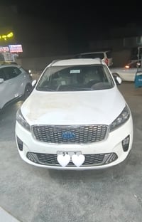 سورنتو ٢٠٢٠ • ابيض لؤلؤي • ماشيه ٩٦٠٠٠