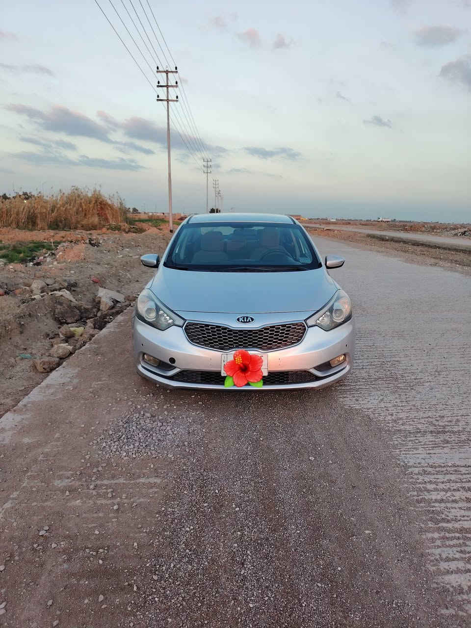 السلام عليكم فورتي ٢٠١٦ أمريكي رقم واسط السنويه ل٢٧ السياره حادثه جاملغ الأمامي الايسر فقط وبيه رشات صبغ مكينه الفين دوش جديده حداديه تبريد تخم تاير جديد مكاني واسط الكوت ***********
