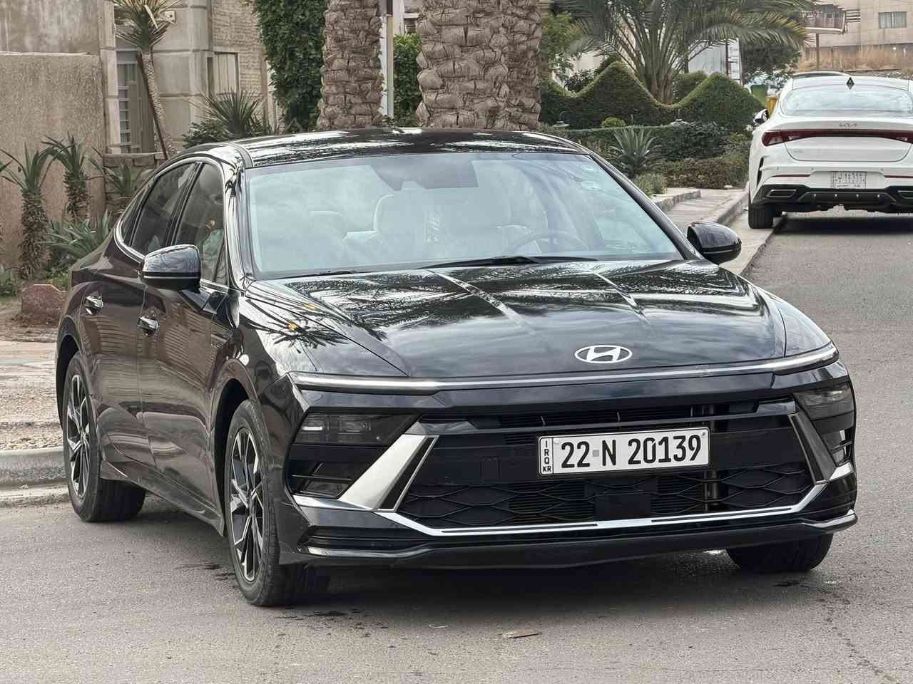 🔴سوناتا  الشكل الجديد 🔴
مكينة 2.500
‏HYUNDAI SONATA 2024
بدون ايرباك بدون دواخل
🔴. حادثها السياره طخة بسيطه بالبنيد فقط 
الباقي مكفول عالفحص ابيع  
🔴سياره رقم اربيل وهزا  جديد باسمي تحويل  
مكينة 2.500 طيااررره 🚀🚀
مواصفات راح اذكرهن 
بصمة دخول ذكي  
شاشة ع طول الدشبول 
تحكم ستيرن 
رادار امامي معا تحديد مسافة سيارة كدامك 
رادار خلفي 
رادار جانبي 
اوتو ستوب خلفي 
اوتو ستوب امامي 
شفتات ستيرن 
كشنات كهرباء وفول ايرباك 
كشنات تدفئه 
كير تعليك 
شحن لاسلكي 
حساس فتح جنطة الخلفية 
تشغيل عن بعد 
نظام خروج عن المسار 
نظام قيادة ذاتيه 
تبريد منفصل قطعتين امامي 
جامات اوتو 
نظام اوتو هولد مال ازدحامات 
هندبريك بصمة 
انظمة قياده سبورت ونورمات وكمفورت  وايكو 
كاربلي يدعم كافة الانظمة الهاتف 
دبل كزوز 
كامرة خلفية دوارة
دشبول كاربون فايبر 
كشنات ودشبول وبيبان لون سموك 
ويلكب حجم ١٨انج
تايرات بلادية عليها 
بجم زنون 
لد ع طول البجم 
لايتات اوتو 
نقط عمياء 
مراية داخليه تعتيم تلقائي 
شاشة تبريد تحكم كله لمس 
🔴مكاني  بغداد  المنصور 
🔴السعر 208 ورقة
صور الحادث موجوده بالمنشور 
🔴رقم الهاتف 
:    واتساب + اتصال عالخط
***********    
واتساب او الاتصال عالرقم
