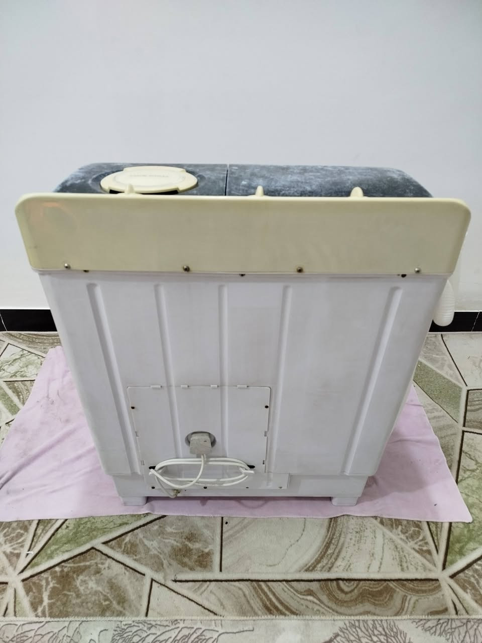 للبيع غساله حجم صغير موطوراته ابلاديه جاهزه غسل وتنشيف 
سعر 60 مكاني كربلاء حي العامل *********** 👈*********** واتساب وماسنجر موجود
