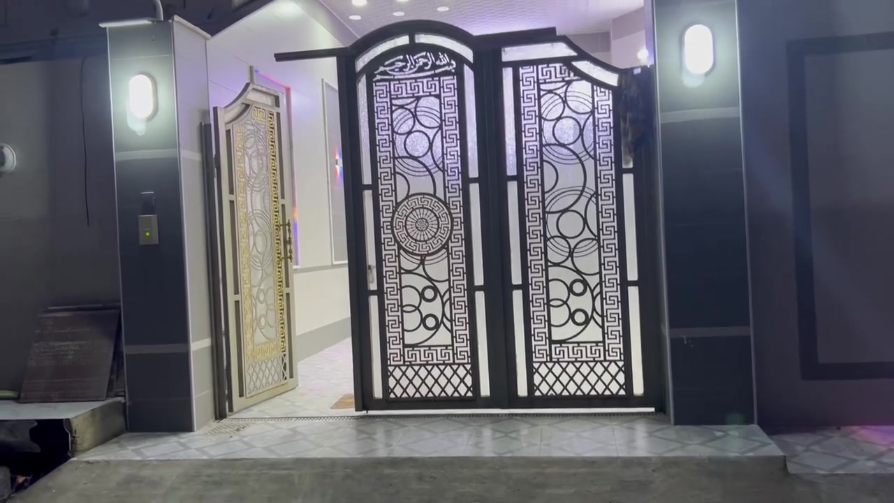 سلام عليكم الدار البيع مساحه 160 بناء حديث البناء كوله بلوك موقع الجمعيه الثالثه قرب دايره المجاري سند زراعي لاستفسار عله الرقم ***********
