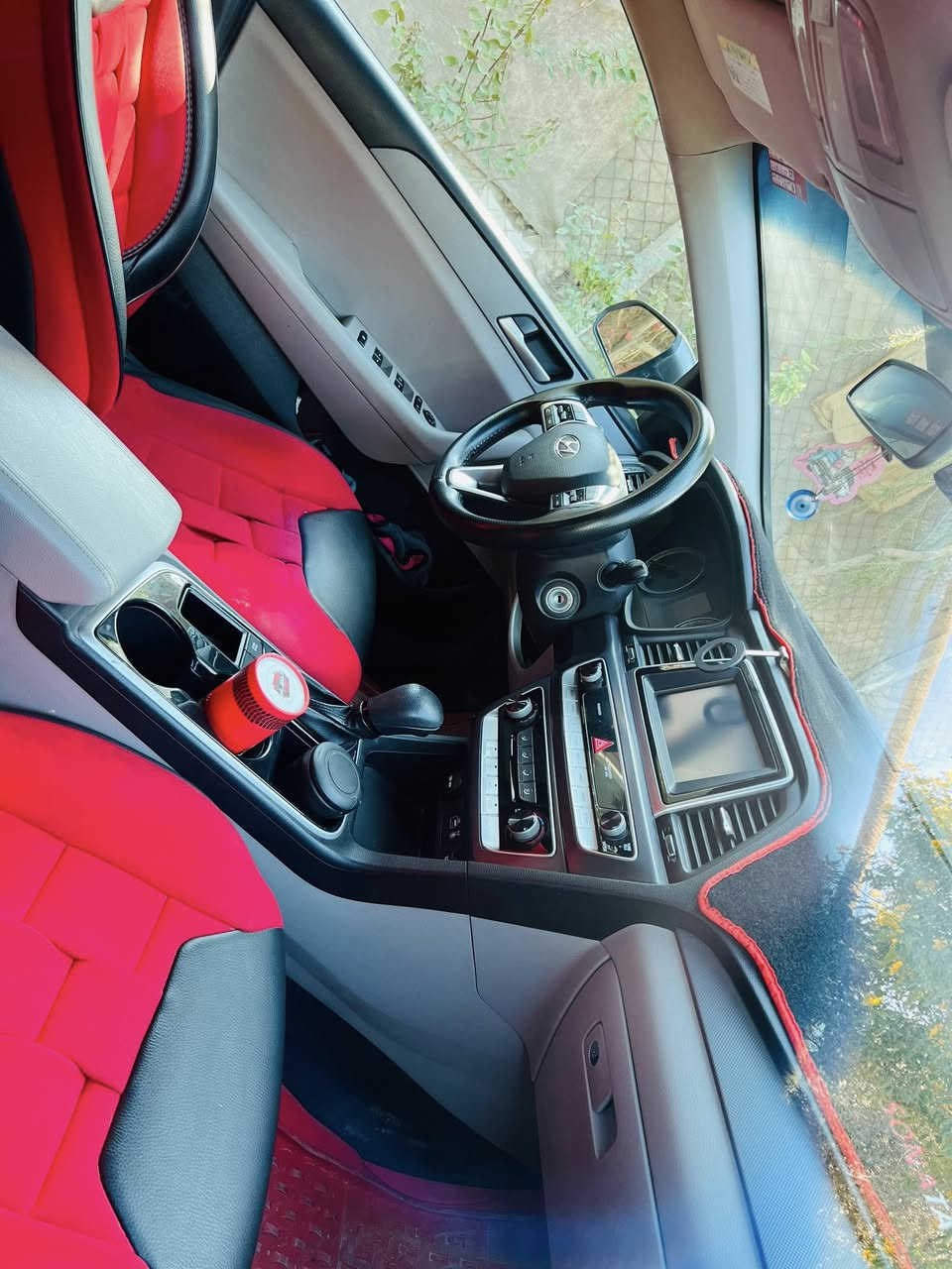 سوناتا 2018
سوناتا وراد امريكي حادث قبق جنطه موضح بالصور + بابين بالعراق وبيها ملاون بالجاملغ الخلفي 4 قطع يعني شغل درجه اولى 
بدون ايرباك السياره 

مكينة 2400 مكفوله 

ماشيه 63 الف 

كير مكينه مكفولات لا فتح بيهن ولا اي نقص 

رقم بغداد باسمي هزه جديده 

باتري جديد 

ادامة للمحرك كامله حتى بانزين عادي ما اخليلها الله شاهد

لايت زينون كامل عالي ناصي

السياره كلش نضيفه ومعتنين بيها حيل 

سعرها 129 وبيها مجال بسيط مكاني كربلاء الحسينية 

***********
