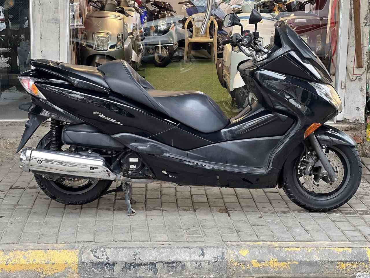 السلام عليكم شباب دراجة 0.10للبيع دراجة نضيفة ماشية ٤٥الف سعرها  ١٣ او بيهة مجال ***********
