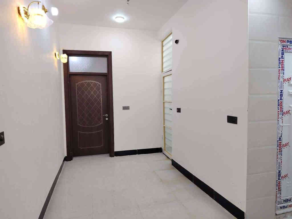 دار للبيع  50 م 🏡 (مكتب الخليج للعقار عمود327)
*********** وتساب
***********
✅ مشمول بقرار التطويب 

بسعر /27/ مليون مع المجال/ بل خط الأول قريبه عله شارع العام
موقع /نجف 🏡شارع الحولي مال المطار عمود 327

البناء 🏡 
غرفه/صاله/مطبخ / صحيات/مكشوفه
بناء مرتب/ اساس + سقف كونكريت + طابوك

ألخدمات 🏡 ماء/كهرباء/مدارس/سوق/تبليط/لحد الباب النجف, العراق
