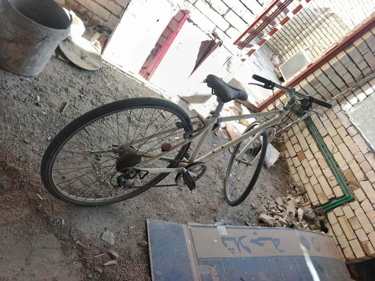 سلام عليكم باسكلc700 الماني الوزن مالته كليوين ونص رياضي مال سباق قيم وأخذ مكاني كربلاء كنطره السلام للاستفسار ع رقم ***********
