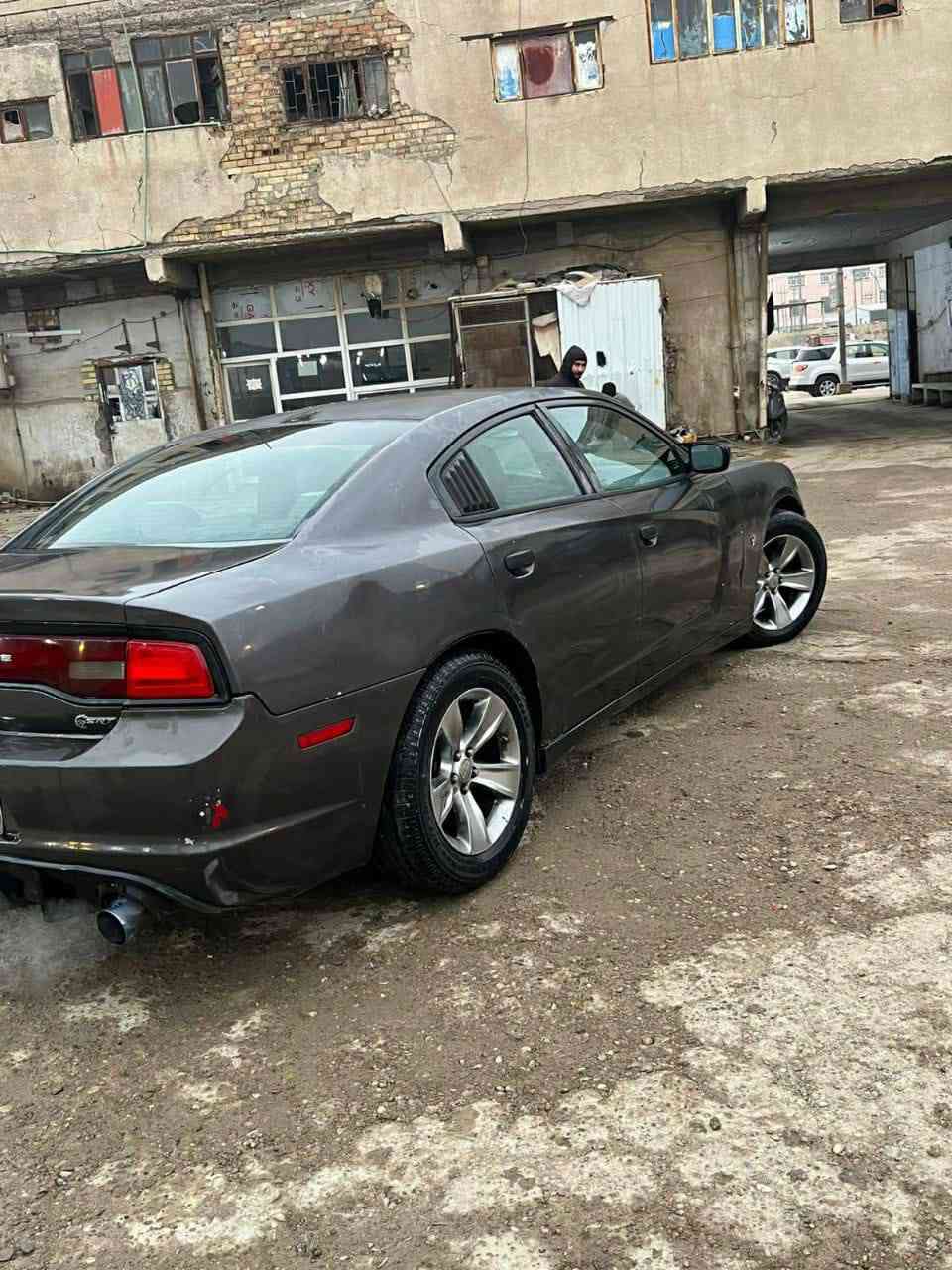 جارجر مديل 14رقم ذي قار سياره حادثها جاملغ الخلفي 
وبيها معجون وبيها صبغ عزام اني ابيع عام سياره خير من الله كير مكينه اكسن حداديه تعبانه مراوس جارجر صفره خصوصي رقم اربيل ***********
