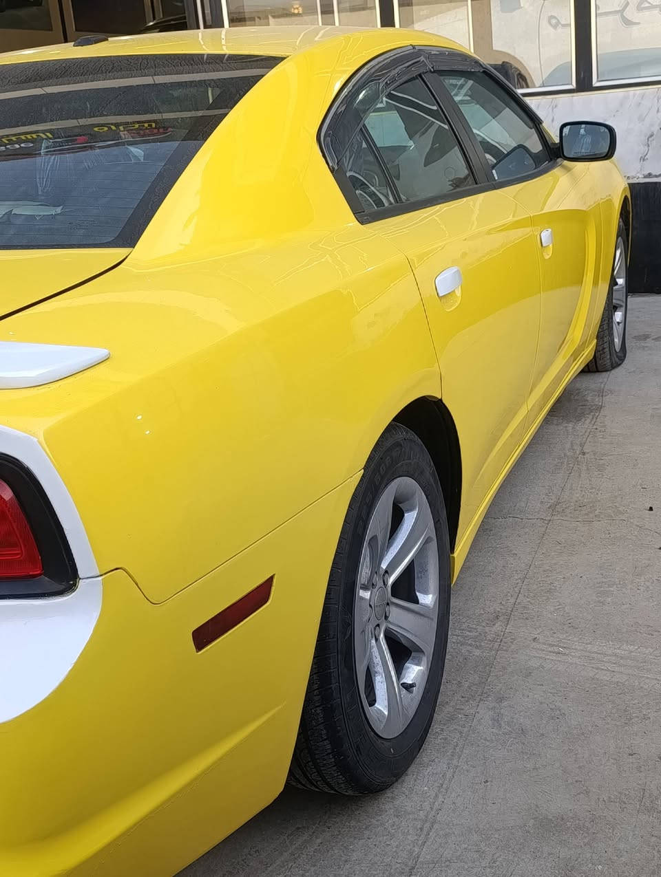 السلام عليكم اخواني رجان مكلف بل نشر جارجر موديل 2012 بدون ضرر شرط قطع مامفتوحه فقط ونه بل اكسن هيه غرمات صفر رقم نينوى جديد انكليزي تخم تايرات كلو جديد تخم وره كدام جديد كهربيات شغلاه يعني بوجهك للخط شرط السياره كلشي حلوه تحويل شرط كبل رقم جديد انكليزي
السعرررر 148بيها مجال قليل 
***********
***********بيهم واتساب
