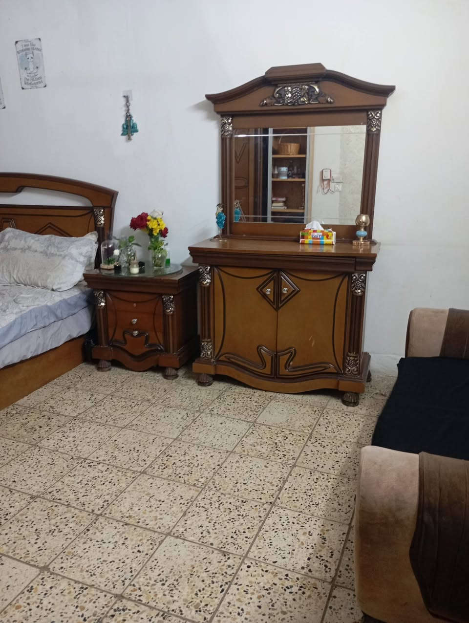 غرفه 6قطع ايطالي نظيفه اي كسرمابيهاسعر 500مكان ابوغريب موبايل ***********
