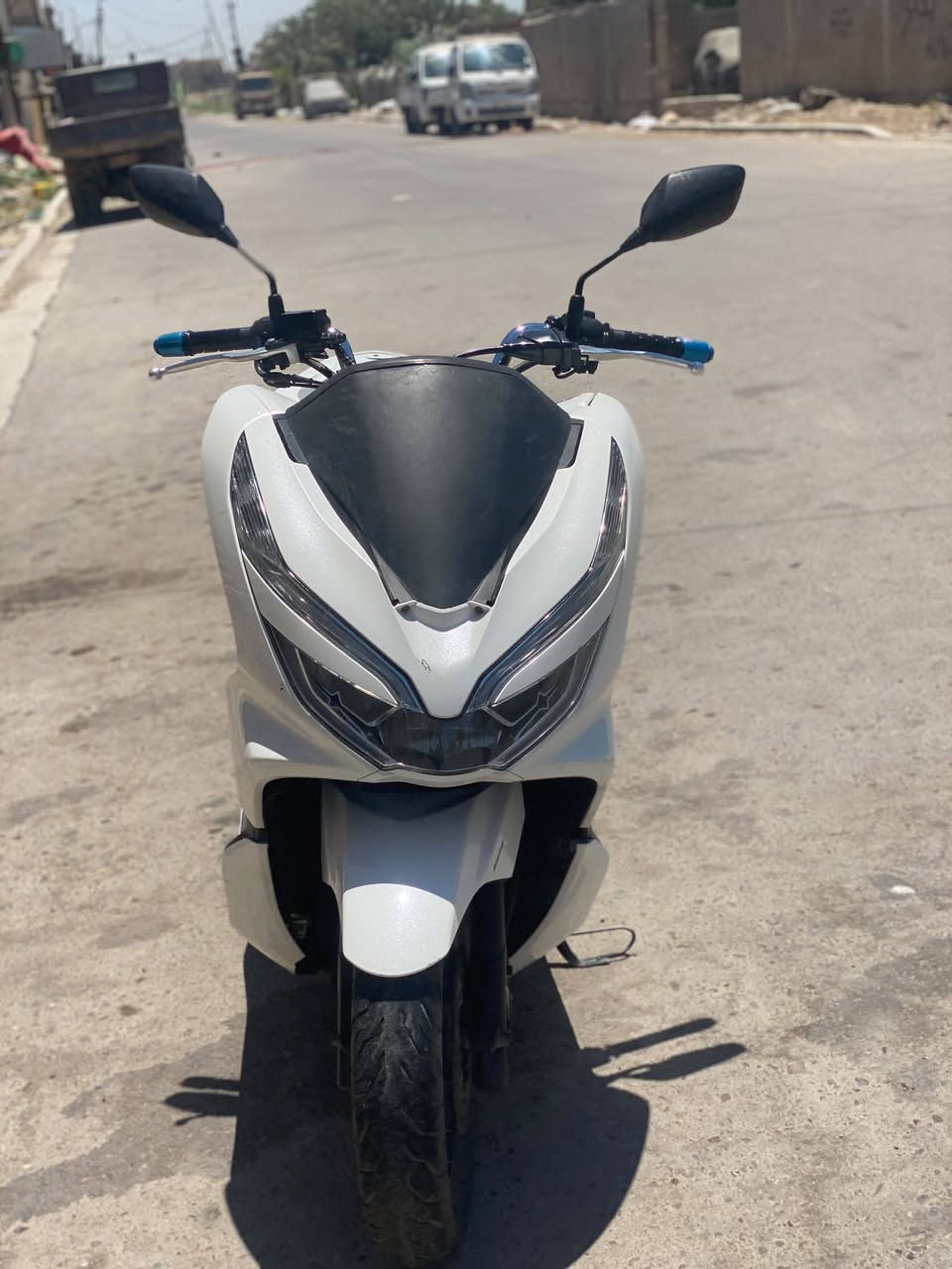 سلام عليكم
#بيع مستعجل 
دراجه Pcx جيل الثالث دراجه كلش نضيف ومعتني بيهه 
كلهه دهن موتل ماشيه 28 بس عارضهه ب 14ورقه وبيهه مجال مكاني بغداد الخطيب رقم ***********
***********واتساب
