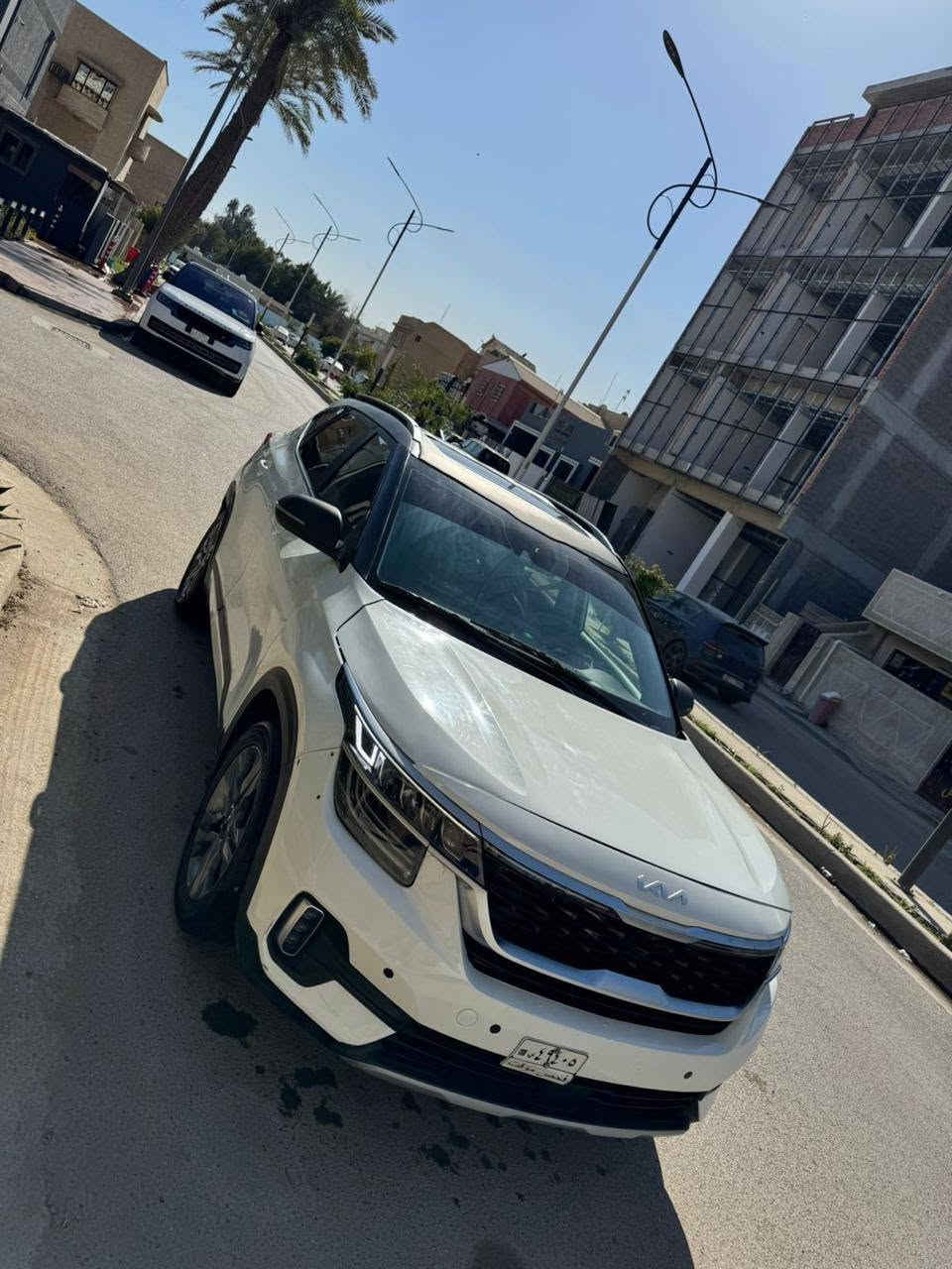 سلام عليكم
كيا سيلتوز موديل 2023 امريكي ، رقم بغداد الجديد 
، ماشيه 32 الف تحويل او وكاله 
محرك 2000 دوش 
فول مواصفات 
1- بصمه
2- تحكم ستيرين
3- شاشه بلاد 
4- كاميرا دواره بلاد 
5- حساسات 
6- شاشه عطلات 
7- مثبت سرعه و مسار 
8- ويل كروم 
9- اوكس وبلوتوث و كاربلي و أندرويد 
10- ليد صباحي 
11- انضمه قياده (ايكو / سمارت / سبورت) 
12- بصمه أبواب 
13- تبريد قطعتين
14- تشغيل عن بعد  
15- فتحة سقف 
السعر ١١٠ السياره صبغ عام بدون شواصي

مكان السياره بغداد - البياع
اتصال *********** او  ***********

