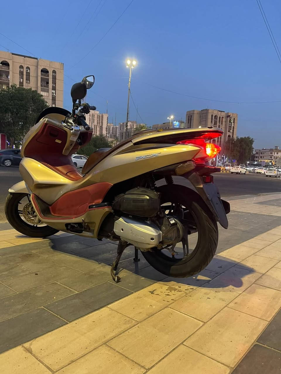مليون و٦٠٠
+964 772 611 2743
