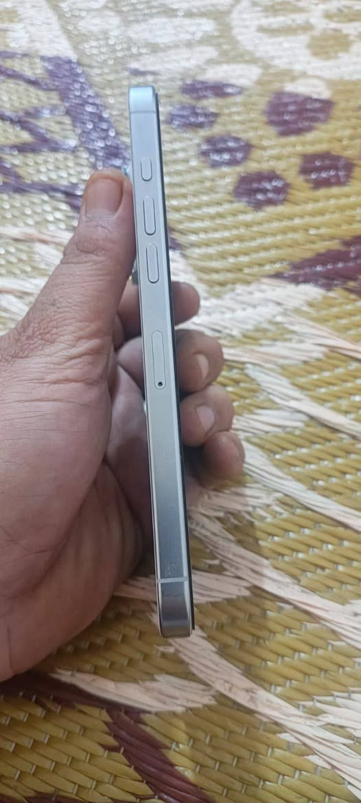 ايفون 16 برو ماكس جديد بعده بل ضمان ذاكره 256 بطاريه 99 جهاز زلغ ما مزلوغ نضافته 100٪100  سعره 1400 مكاني بغداد استفسار هذا رقمي ***********

