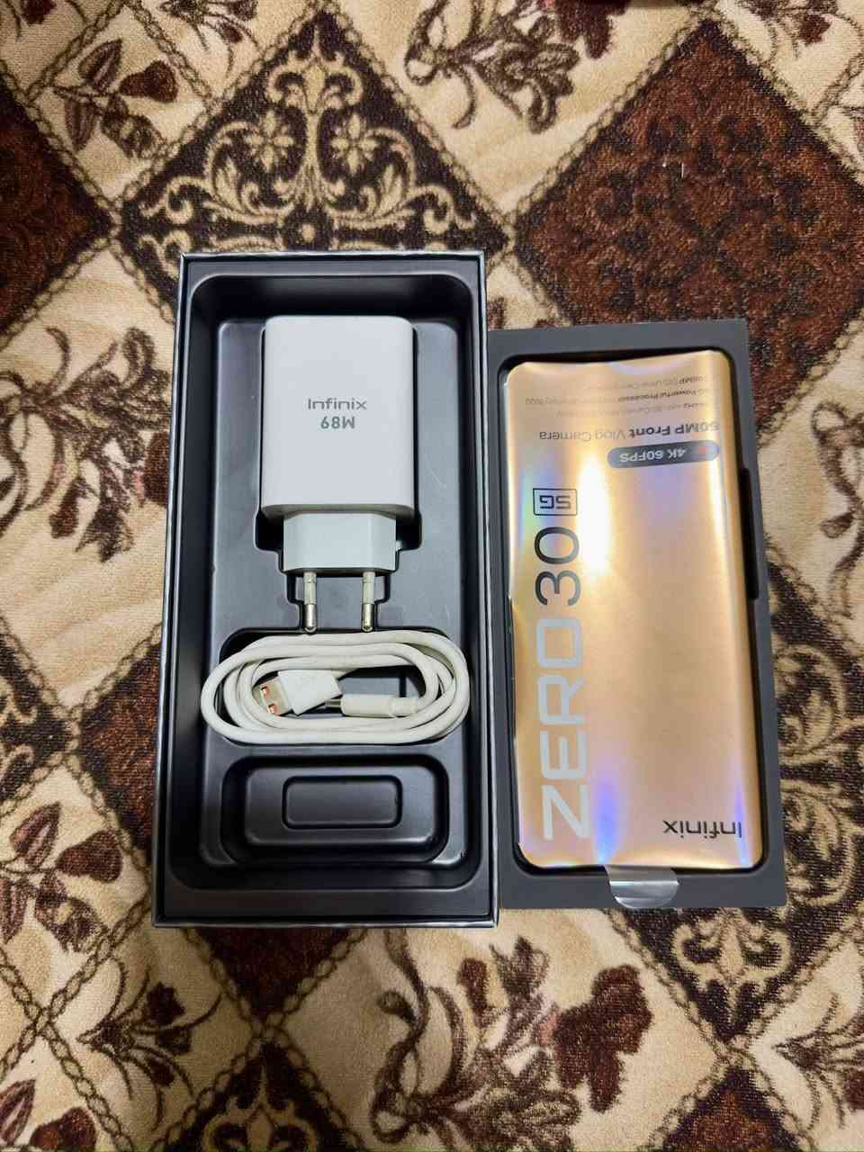 انفنكس زيرو 5G 30 .
مواصفات الجهاز
الشاشة6.78 بوصة - 144 هرتز - AMOLED
الذاكرة256 جيجابايت
الرام 21 جيجابايت
الكاميرا2 + 13 + 108 ميجابكسل
البطارية5000 مللي أمبير - 68 واط
جهاز فقط مفتوح من الكارتون ما مستخدم 
السعر 280
***********
