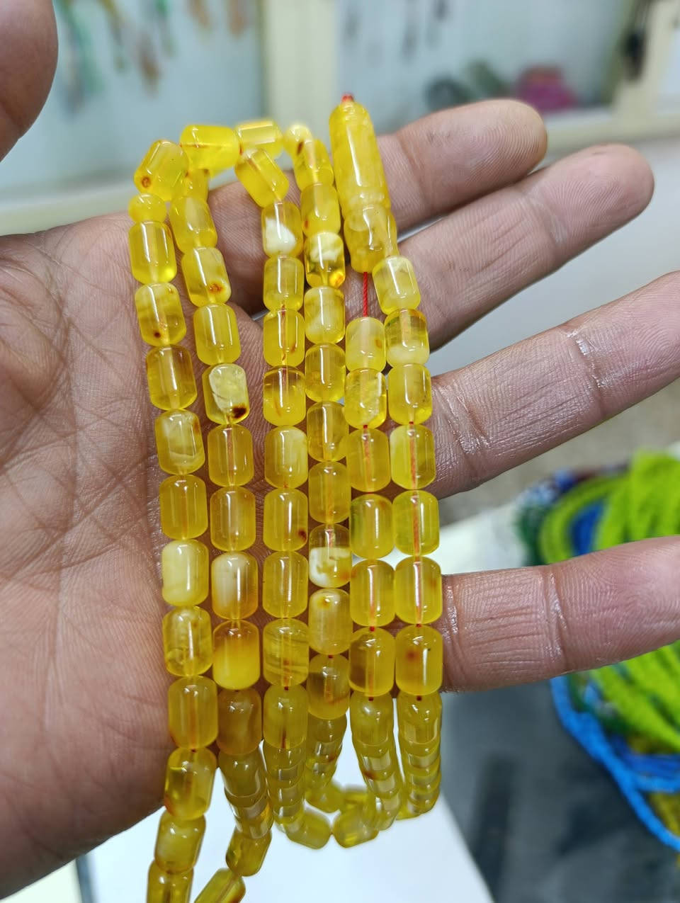 كهرب كلنكرادي جميلة شاهد استندر نمش بسيط كلش وزن 33 غرام سعر الغرام 3500 الف عراقي يوجد توصيل *********** خالد ابو علي الساعدي
