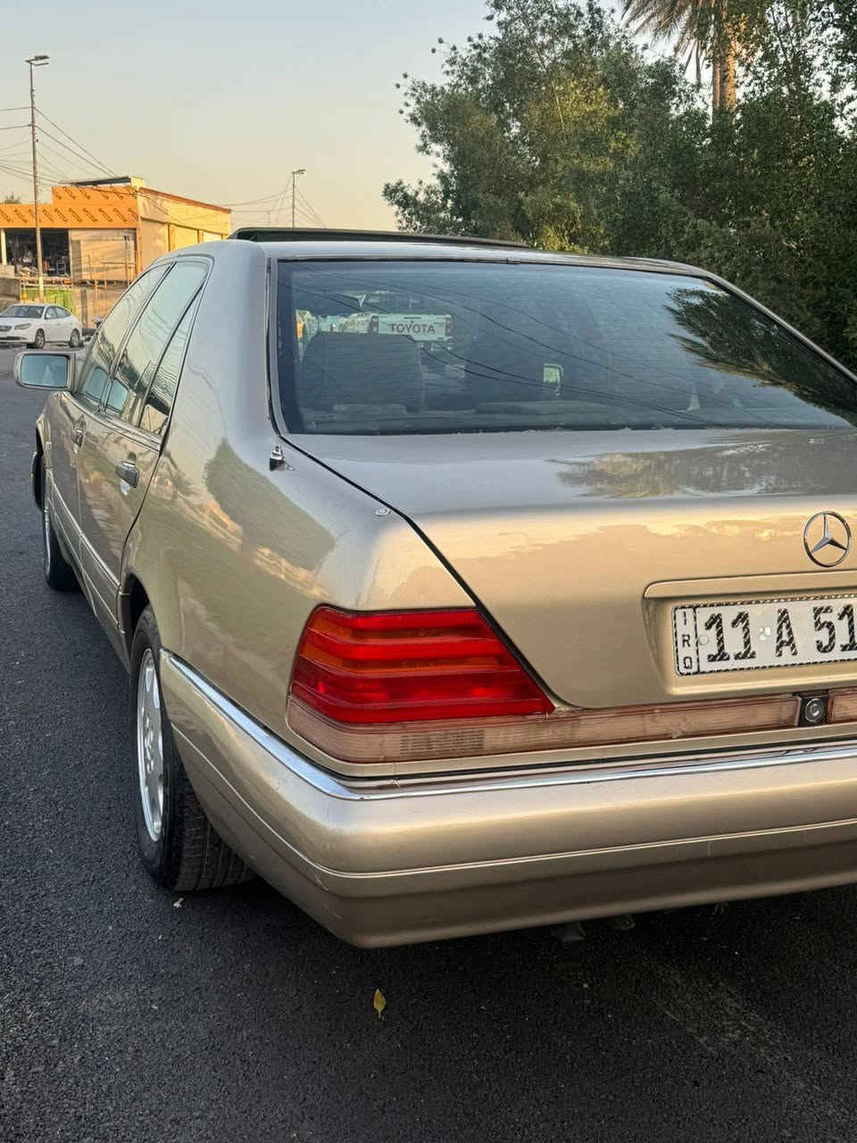 السلام عليكم للبيع مارسيدس شبح s320 رقم بغداد هزه وسنويه ورقم جديد كير ومكينه مكفولات ***********
