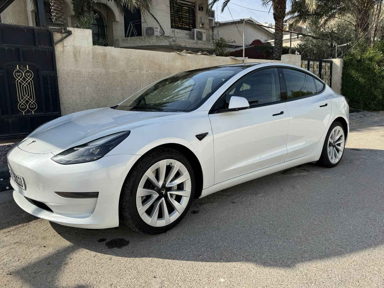 تسلا 3 للبيع موديل 2023
حادث خلفي جنطه وجاملغ 
سياره اونلاين محدثه اخر تحديث فول مواصفات مابيه اي نقص جاهزه من كلش  
السعر ١٦٢٠٠$
مكان حي الجهاد 
رقم الاتصال***********
