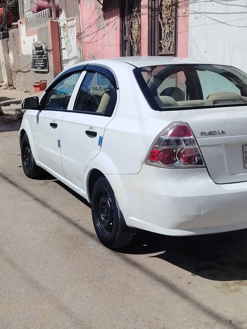 السلام عليكم ..
افيو موديل 2011 

مكينه 1400 مفتوح المرغوب +كير اوتوماتيك 

تبريد ثلج + تدفئه

بيها فقط تبديل قبق جنطه بلادي بدون دواخل

رقم بابل + السنويه لل 2029 

السعر المطلوب 76$ وبيها مجال قليل 

المكان نجف حي المهندسين

رقم الهاتف ***********
