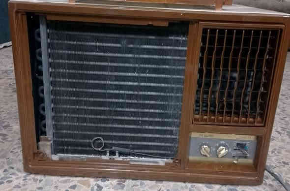 مكيف جنرال الياباني الاصلي 
الحجم طنين  
نسبة نظافة 95 بالمية 
شغال وتبريدة ثلج 
قرصة شركة أبد ما داخل تصليح 
تاخذه شرط الشغل مع ضمان 
العنوان بغداد الكمالية شارع الاصفر 
***********
بسعر جدا مناسب
