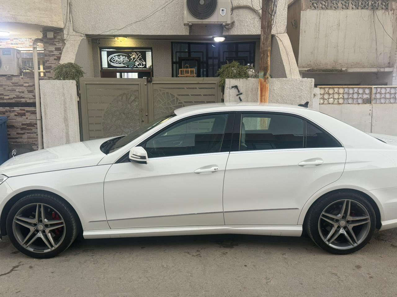 السلام عليكم مارسيدس E212 مديل 2013 للبيع للتواصل ***********
