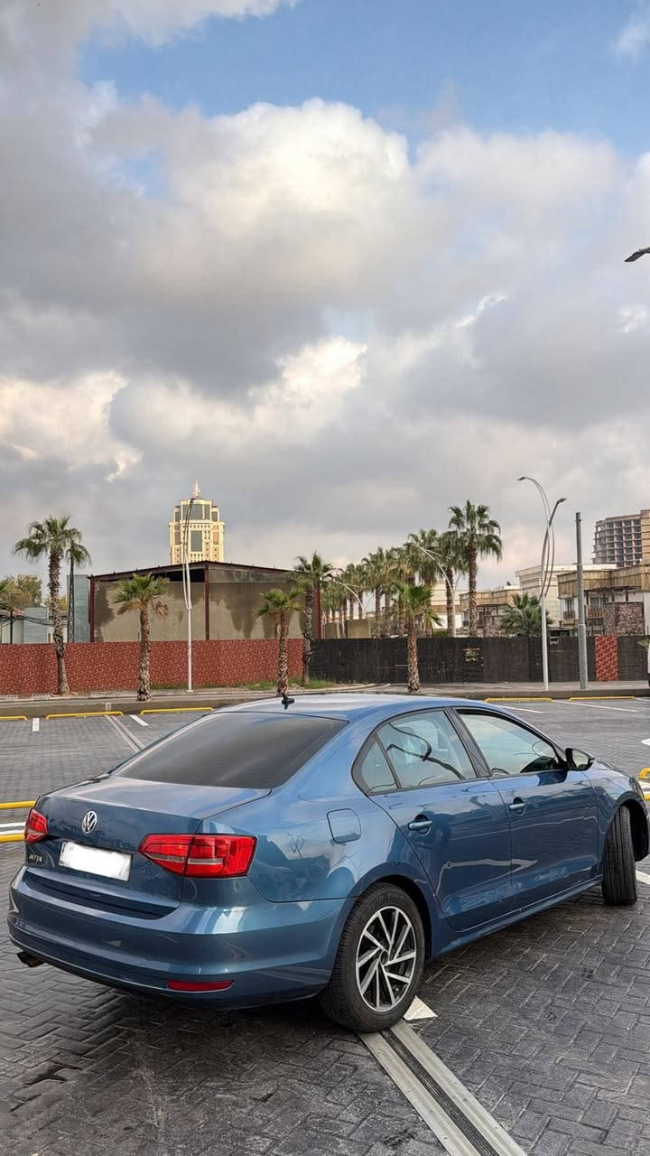 السلام عليكم  جيتا موديل 2016 خليجيه مكينه 2000 دوش رقم اربيل تحويل مباشر مكفوله من الحادث بيها 3 رشات صبغ وبدون مواصفات تبريد قطعتين واشاره بالمري السعر 107 وبيها مجال
***********
مكان كربلاء
