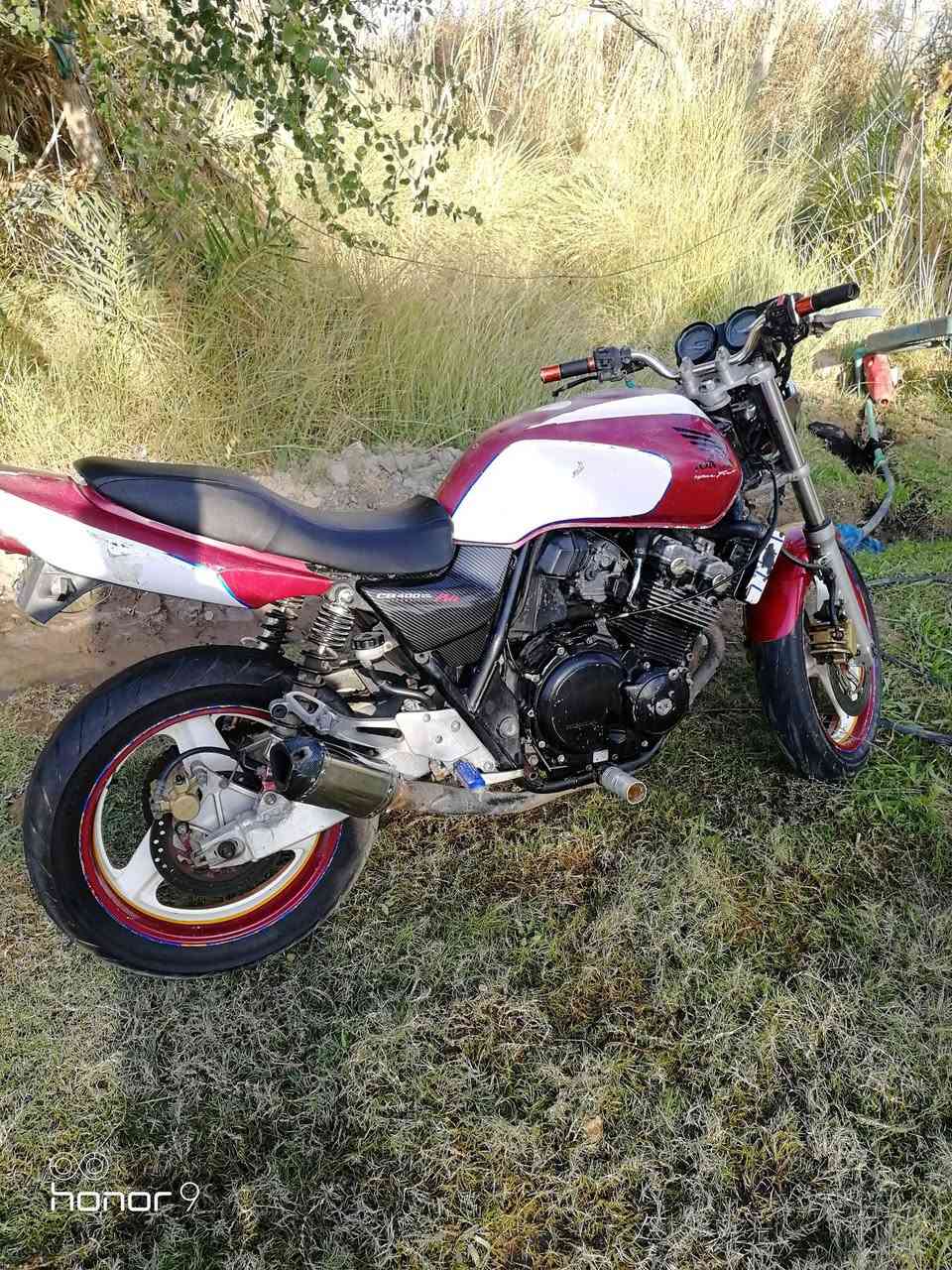 السلام عليكم سيبي فور جيل ثاني تعليمي 8 ولف الدراجه حلوه وخير من الله واكفلك لاتنقيص ولاصوت بل المكينه كهربائيات شغالة تجي وتكلب وتقتنع وتاخذ وبل العافيه السعر مليون و500
وبيه مجال حك الجية الشراي يتصل ***********
مكانه بابل السدة
