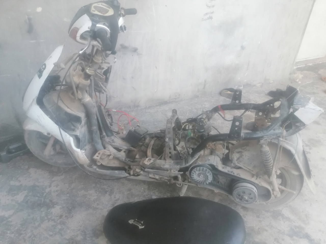 سكنس نثيه كاطعه ناريه صارلهه يومين ابيع كوم حديد 170بيهه مجال بغداد المعامل***********
