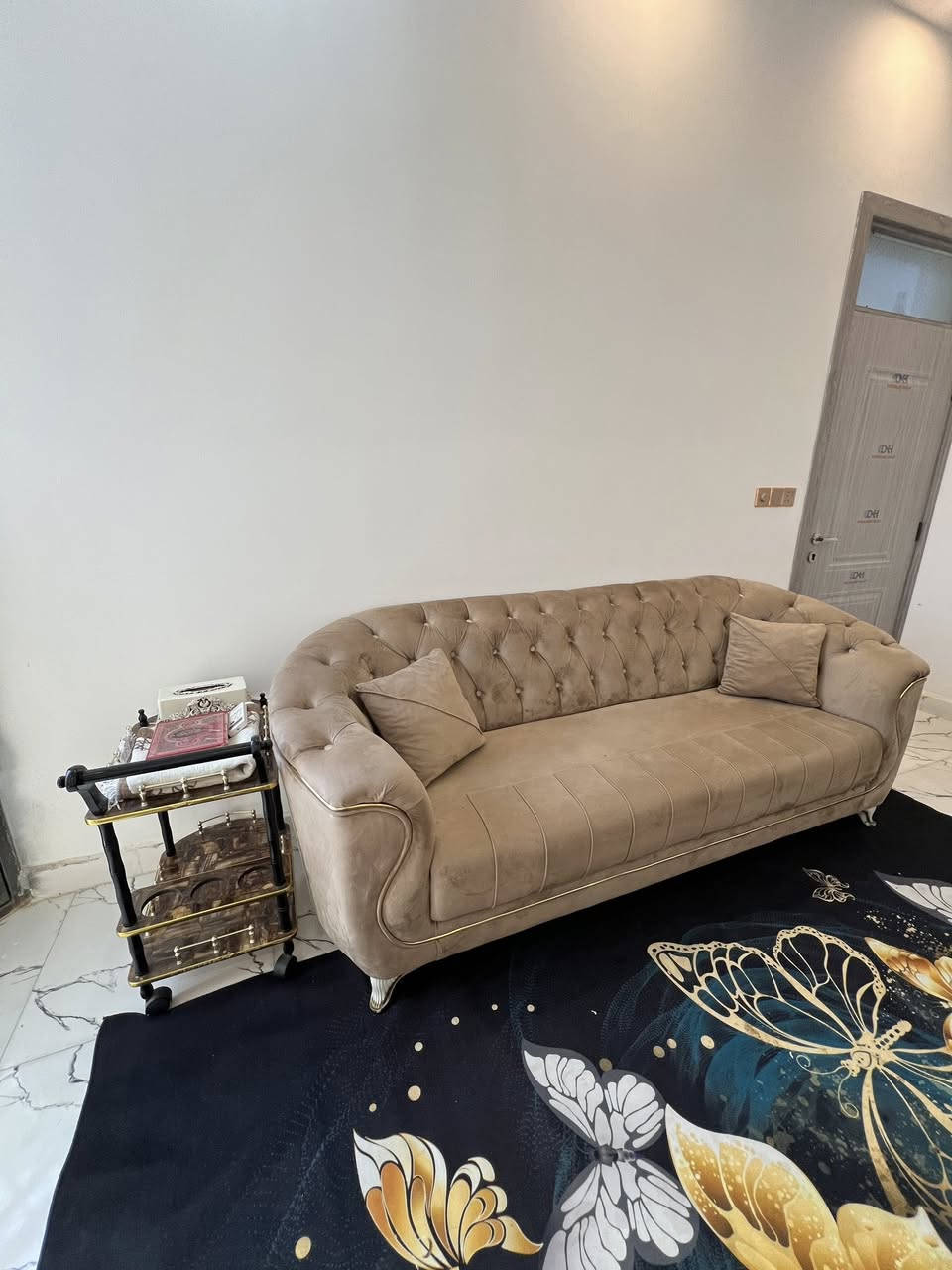 السلام للبيع تخم نضيف آخو الجديد سعره 800 وبي مجال عنوان سامراء رقم الهاتف ***********
