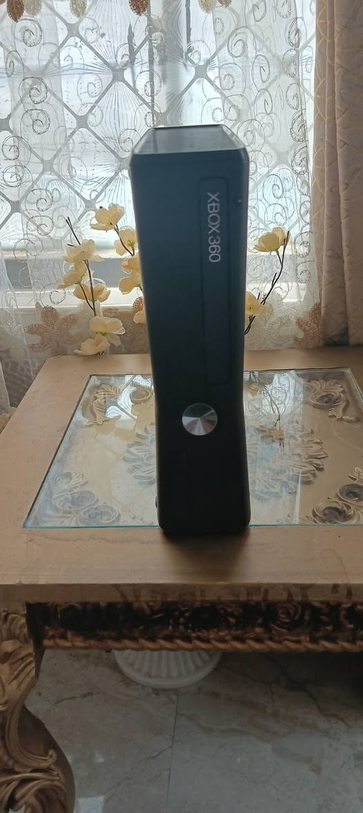 اكس بوكس 360 نضيف
السعر 125 الف 
الاتصال على الرقم 
***********
***********

