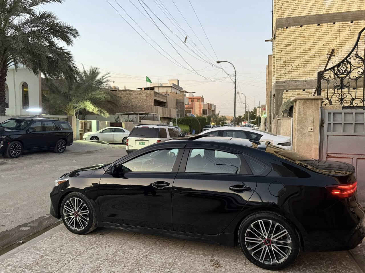 السلام عليكم شباب من رخصت اخونا الادمن المحترم عندي هاي الفورتي 2023 GT لاين فوول للاخير ماشيه 21 ميل حادثها مرفق بصور السيارة كلش جديده بمعنى الكلمه كير رياضي DCT دبل كلج 7 نمر مكينه 1600 تيربو 20h1p فتحة كشنات جلد حار بارد رادار امامي او جانبي ويل 17 جيتي فول عغرضها 148 او بيها مجال مكاني بغداد حي القاهرة ***********
