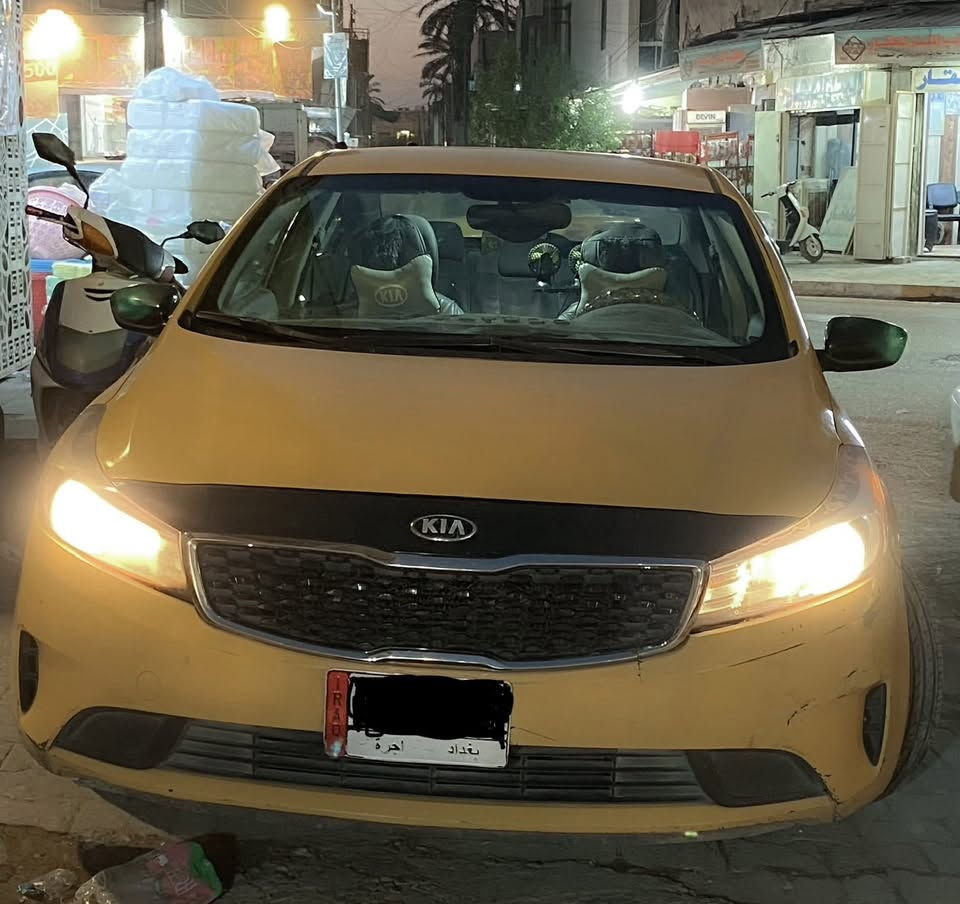 السلام عليكم سيارة فورتي موديل 2017 للبيع .. 
وارد امريكي حادثه قبغ صندوك فقط ..
حجم المحرك 2000 دوش ..
السيارة حلوه وملمومه وبلعافيه عل ياخذهه ..
السعر / $107 وبيه مجال بسيط ..
المكان / الحرية 
الرقم / ***********
