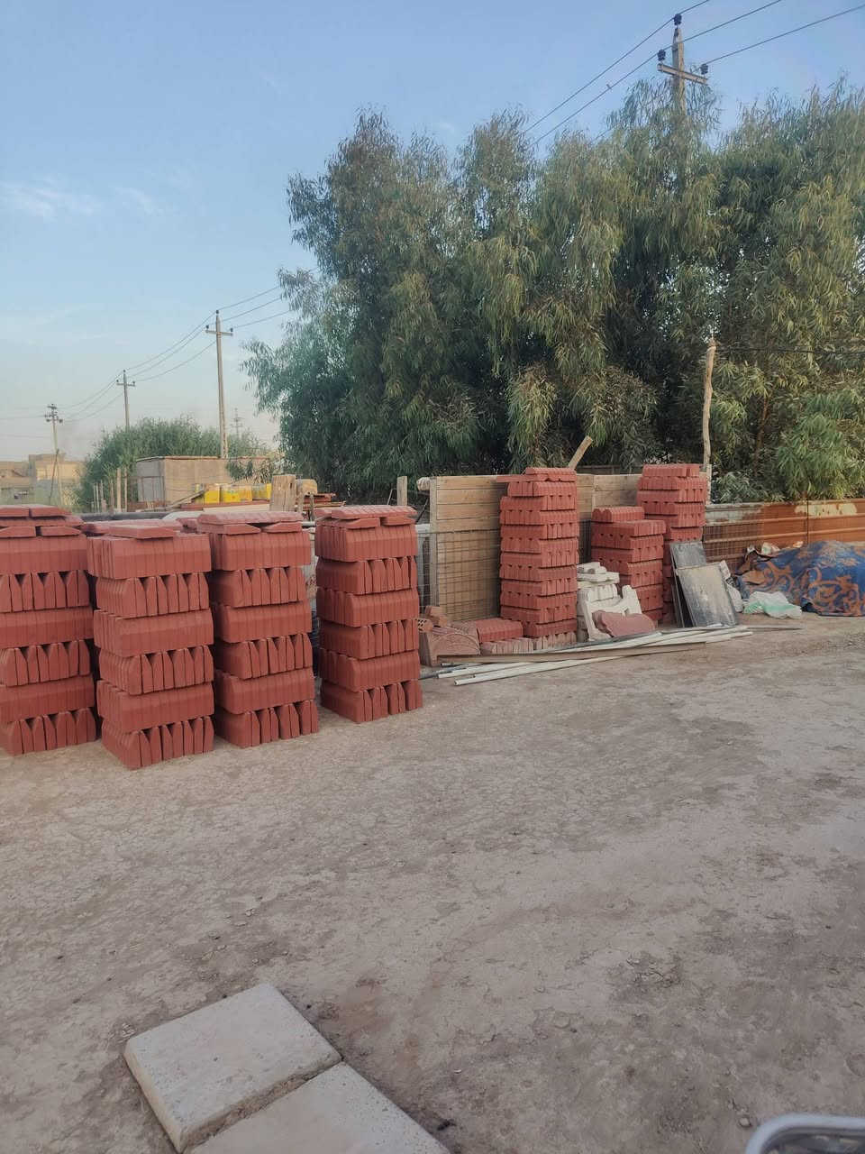 متوفر اطارات حديقة لاينات و متوفر حجر طبيعي خشن و حجر ناعم المكان كنعان حي الصديق لاتصال ***********
