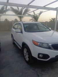 سورنتوا خليجي موديل 2013  7 راكب محرك 2400 دوش  تبريد 3 قطع  الضرر موض...