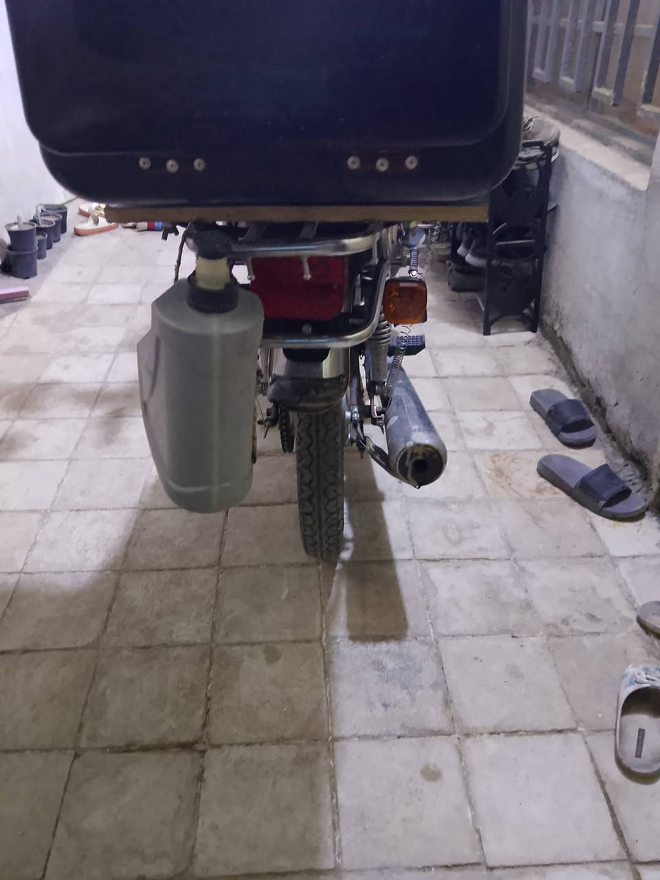 دراجه نامه شاصي ارشه 19وغراضه
كله نامه اوراق اصولي محركه ما بي فقط عدك الويل يرادله 
تبديل الدبلات تبديل الايت ما بي شي الكدام شغال بس بي كسر شويه العداد يرادله تبديل اشاير جدد ستوني شاده من نوفل غراضه كله نوفل تعال فحص سعره مليون بيه مجال اوكعلك حك الغراض التعبانه واني خادم تكلي عدي شاصي 
نامه وتراوس بشاصيك الارشه هم وياك خادم


**إذا كنت صاحب هذا الإعلان وتريد حذفه لأي سبب، رجاءا أرسل رسالة إلى الدعم الفني**