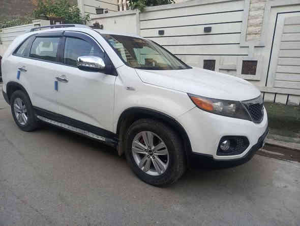 السلام عليكم للبيع او مراوس كيا سورنتو خليجيه موديل ٢٠١١ محرك ٤سلندر ٢٤٠٠ دوش سبعه راكب تدفئة وتبريد قطعتين شاشه كاميرا كهربائيات كلهه تشتغل داخل نظيف صدر امامي وخلفي ممتاز تخم تاير نظيف مصبوغه حزام اثر طخات مكفوله من الحادث القوي مكانها بغداد الدوره ابو دشير هاتف *********** رقم بغداد دولي جديد سعرها ١١٨ وبيها مجال بسيط تحياتي للجميع بغداد
