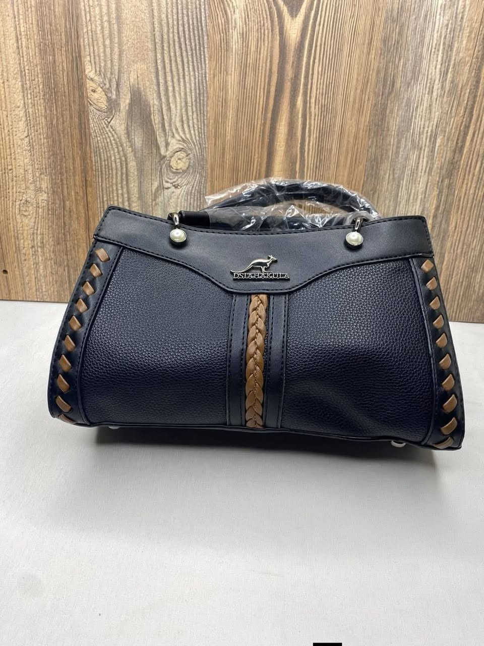 روز ستور 
 بيج مختص باالماركات والكوالتي العالي الرجالي والنسائي 
✨ أناقتك تبدي من هنا
👜 ذوقك غير… واختياراتك أغير
👠 للي تحب الأناقة على أصولها
🕶️ تفاصيل تحچي عنك
💼 كل شي يكمّل ستايلك

⌚ساعات رجاليه 
محفضه رجاليه كله كوالتي عالي ماركات معروفه 

حجز اواستفسار عن الالوان والقياسات عن طريق الواتساب ☎️***********
🚕توصيل بسمايه بغداد محافضات
