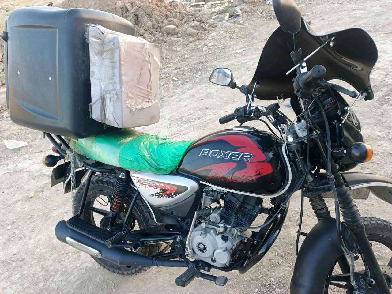 لسلام عليكم شباب بوكسر ٢٣ نضيفه مرقم نكليزي بغداد بأسمي مكينه مامفتوحه نضيفه دراجه كلشي ماناقصهة شغل وطلع لشراي يراسل واتساب فقط *********** مكاني بغداد
