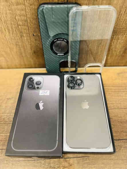 السلام عليكم ايفون 13pro maxامريكي نضافة 98جهاز جديد مابي شخط بطارية 91🔋ذاكرة 256لون مييز ومعروف مواصفات ال13السعر 800وبي مجال للشراي مكاني ميسان قطاع موجود خاص او رقم ***********
