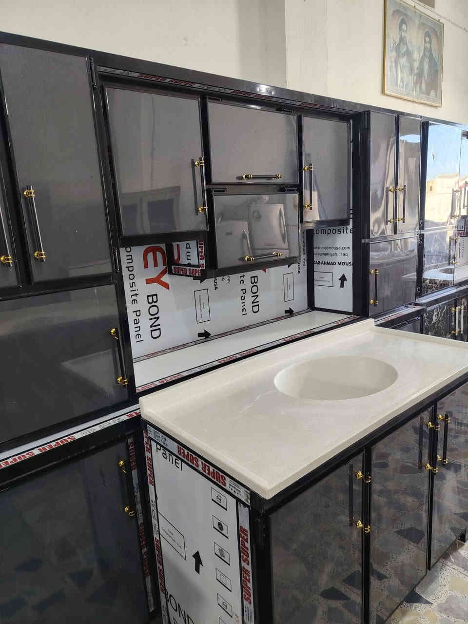 يالله وصول حاويه الئ معرض السلطان من الكاونترات الجديده وبحجام مختلفه والوان مختلفه والسنك المفرد التسكام بمختلف الأوان العنوان واسط قضاء النعمانيه حي العسكري مجاور فلس ونص من قرب ابو الجود كلشي موجود
***********
***********
