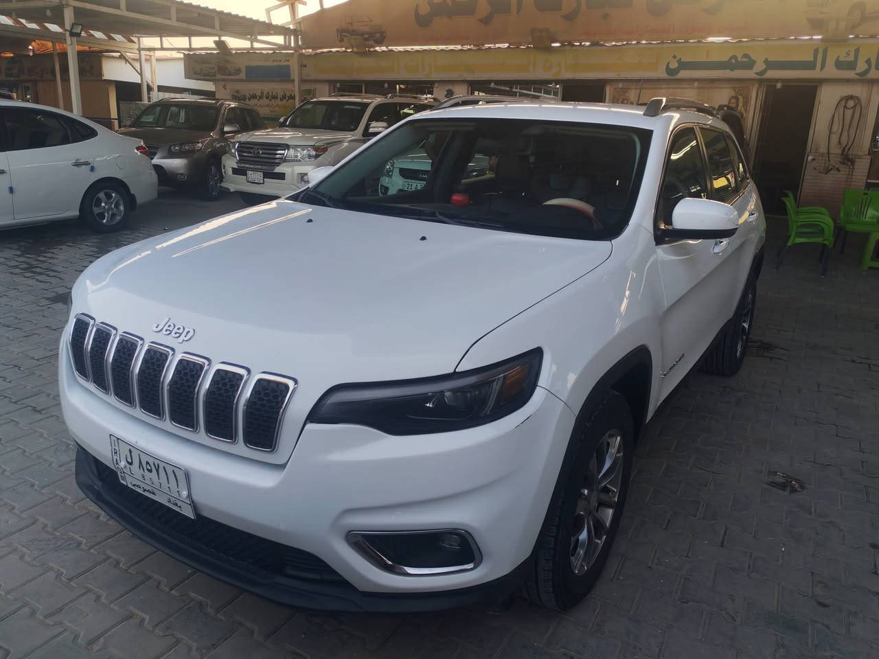 جيب شيروكي 2019  رقم بغداد مكانها النجف للبيع 130 ماشيه١٤٥m  و السياره جانت عند بنيه  للتفاصيل تبريد مكينه بس الحداديه 50 بالميه
رقم الهاتف *********** حسين
