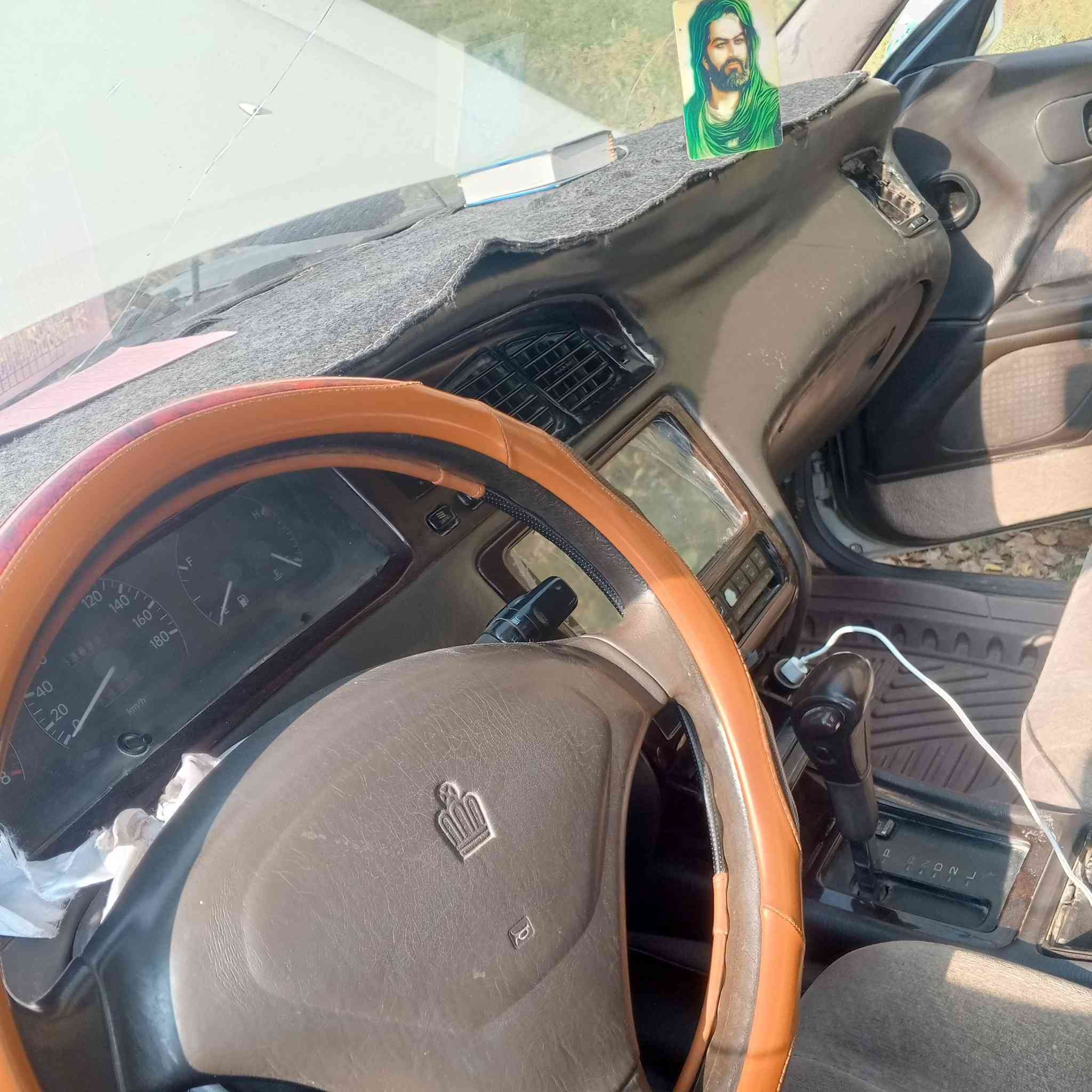 السلام عليكم
بطه 93 رقم مثنى مصبوغه جماليه للبيع 
كهربائيات كلها شغاله 
غرفه كلش حلوه 
محرك وگير كلش زينات 
تبريد شغال 
بيها بس الجامه الاماميه ماطورها عاطل 
سنويتها ساقطه راعيها موجود اگابلك وياه 
50ورقه 
الناصريه قضاء الفجر ***********
