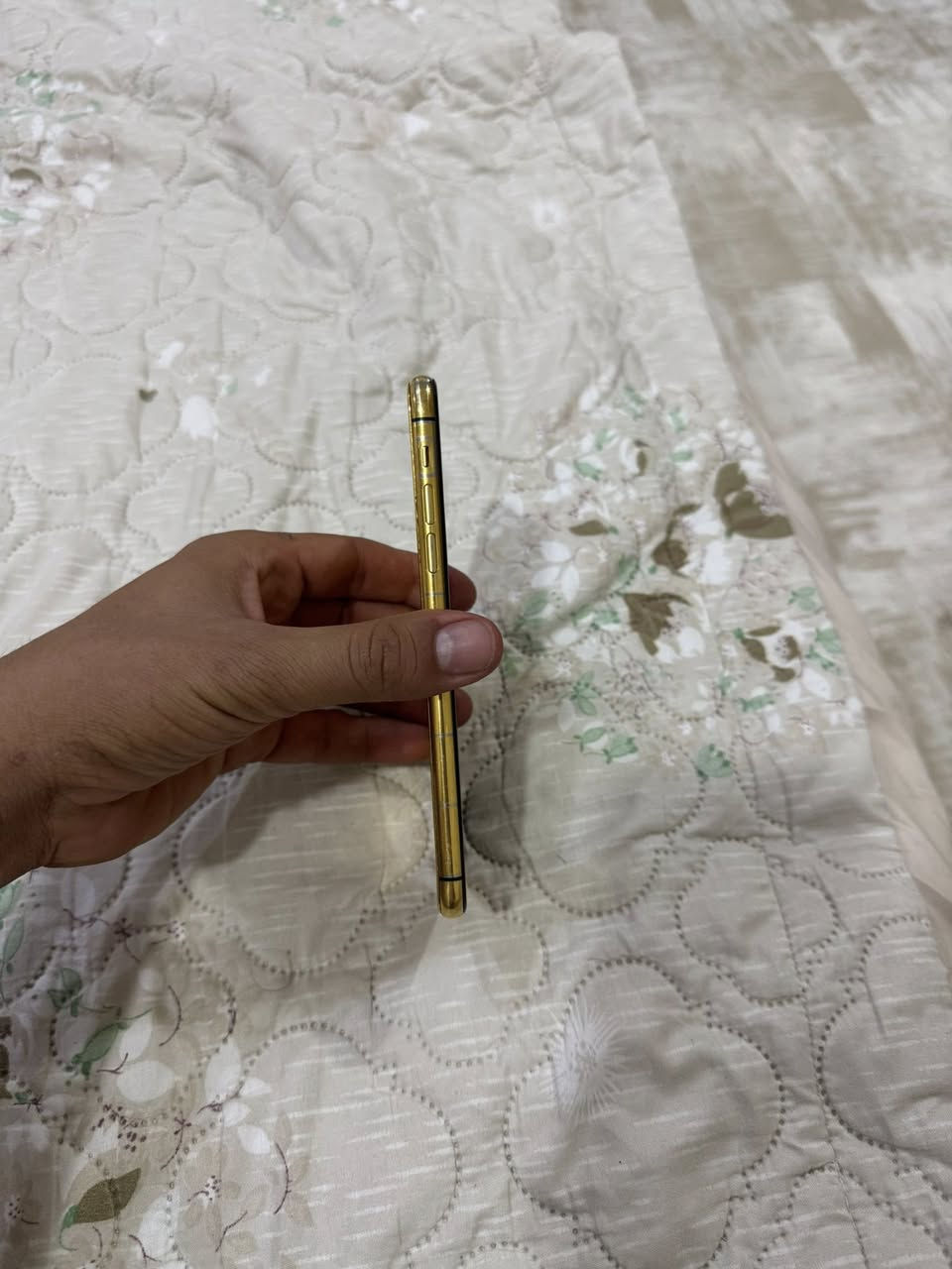 11برو ماكس مطلي بالذهب للبيع
نظيف السعر ٣٠٠  الف وبي مجال ***********
