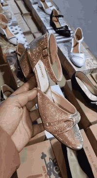 البيع جملة فقط 🚚التوصيل متوفر لجميع انحاءالعراق 🇮🇶 التواصل على الوتساب...