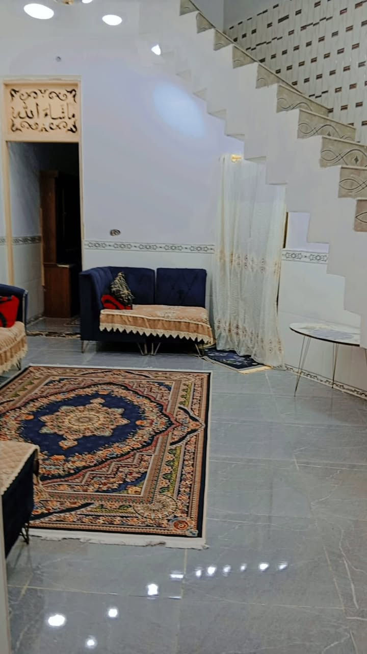 سلام عليكم بيت للبيع بحي الغدير قرب مدرسه الصينيه
بيت على ساحه رقم معامله كامل مساحت البيت ١٠٠ متر بلطول طابقين نقص بس غرفه بناء البيت 2025 الاستفسار على الرقم سعر 80 وبي مجال قليل ***********
