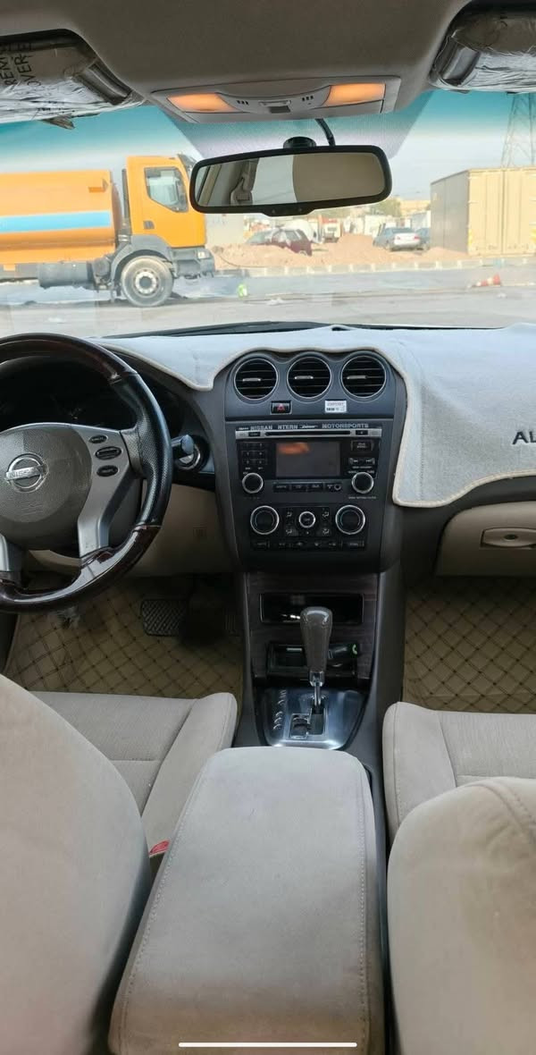 ئاڵتیما 2010 خەلیجی فول مواسەفات سلایت فۆرمیکا مەرکەزی ئاوێنە ئیشارەت شاشە بیلاد کامێرا فول فول بێ سبوخ
تایەی تازە سەیارەی ماڵە هادرۆلیک تازە مەکینەی 
لۆک خراوەتە سەری بە 5 گەڵا سەیارەکە نمونەیە 

123 ورقە

شوێن کەلار 
ئەگەر موشتەریت نامە بنێرە

***********
