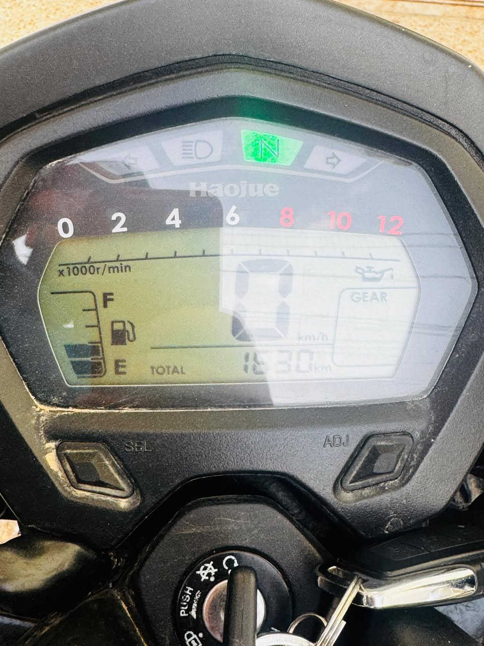 السلام عليكم
هاجي KA
بعده زيرو شد جديد 
للبيع فقط بدون مراوس 
السعر 20
العنوان الرمادي التاميم 
***********
