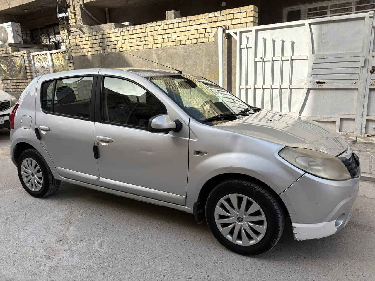 رينو سانديرو 2012
محرك 1600
كير اوتماتيك
ماشيه 94 الف
بيها رشات بسيطه اثر جراد
مكينه وكير كفاله السياره باسمي تحويل ثاني يوم
السعر 55
مكاني بغداد الامين الثانية
***********
