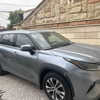 هايلندر XLE 2022  V6 3500 7راكب منفصل VIP  سلايت كشنات جلد  تدفئه كشنا...