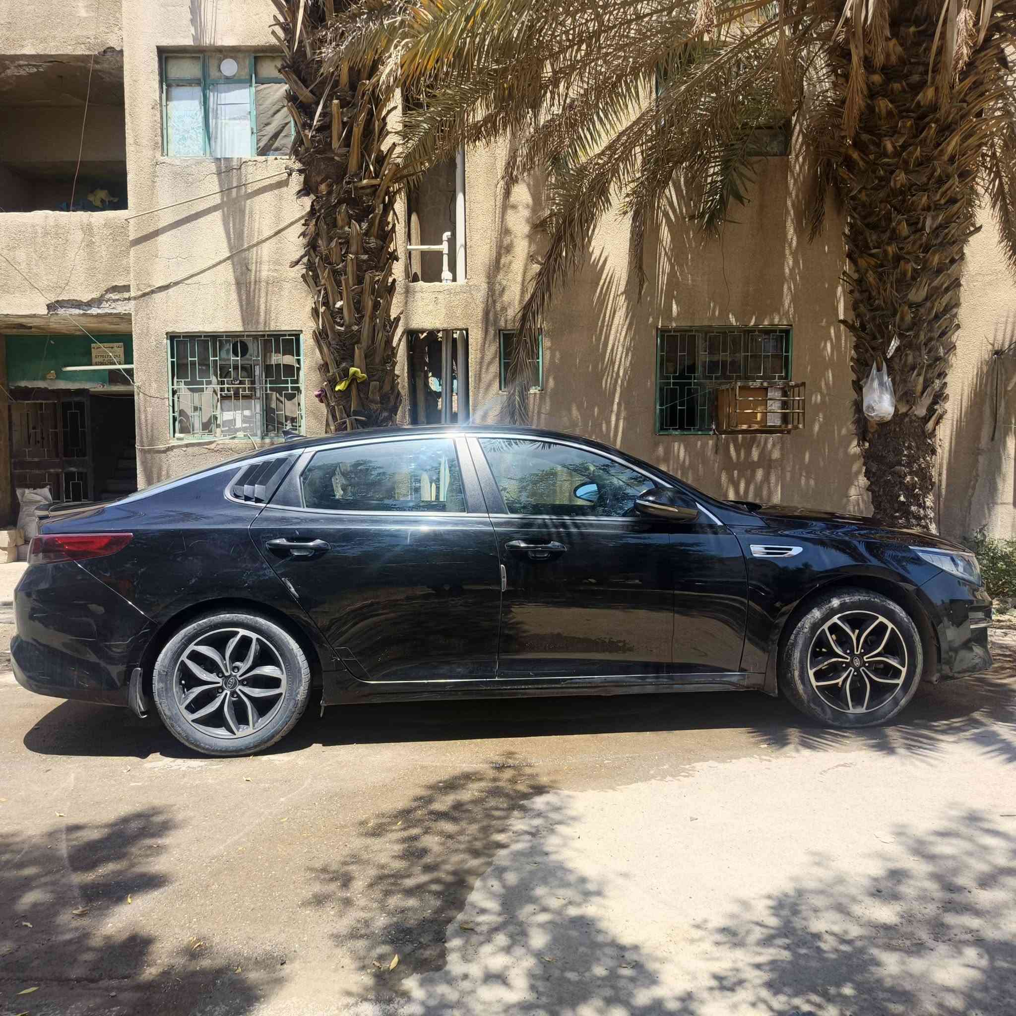 كيا اوبتيما خليجي موديل ٢٠١٦مكينه دوش ٢٠٠٠ 
رقم اربيل، السنويه باسمي   سنويه فحص هزه وبراد نافذ
بيها قطعه وحده صبغ جاملغ خلفي 
ماشيه ٢٥٠ 
مكينه كير حداديه تبريد كفاله 
مكاني بغداد / البياع *********** واتساب، 
السعر ١٢٧
