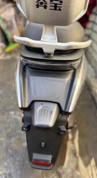 فضائي شركه  benbao    موديل 2025
حجم الملف 3000w 
6 بطاريات مسطره كبار 38 امبير 12V
.
السرعه 90 
شاشة دجتال 
قاطع دوره 
بك+ دبل اشارة + اشارة يمنه ويسره+ هورن
لايت عالي ناصي + لدات
مثبت سرعه + 4 نمر
نضام TCS مانع انزلاق + بوست سرعه 
بصمه 2+ سويج 2 
بريكات  امامي خلفي ABS
تاير قياس 90 90 12 
للاستفسار الاتصال 
*********** 
@
